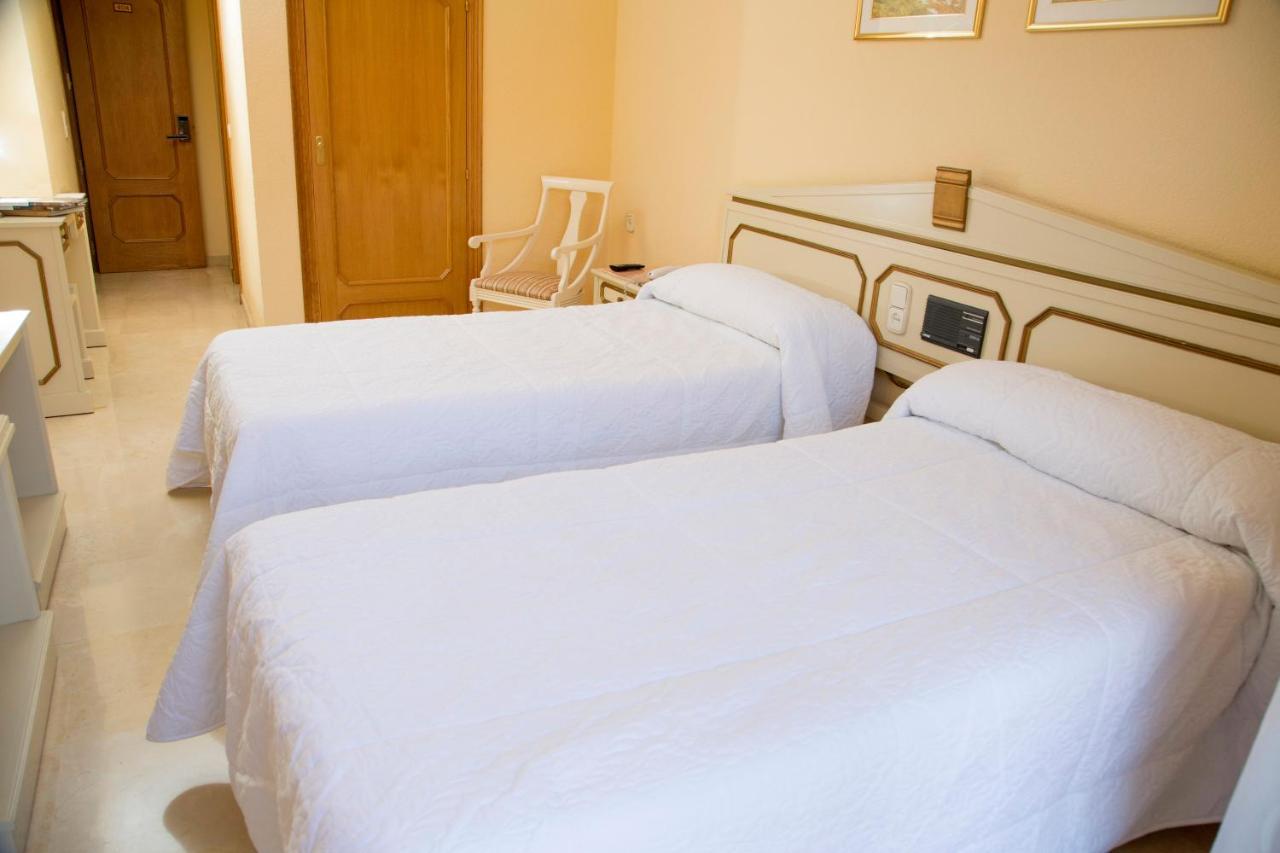 Hotel Reina Victoria Hellín 외부 사진