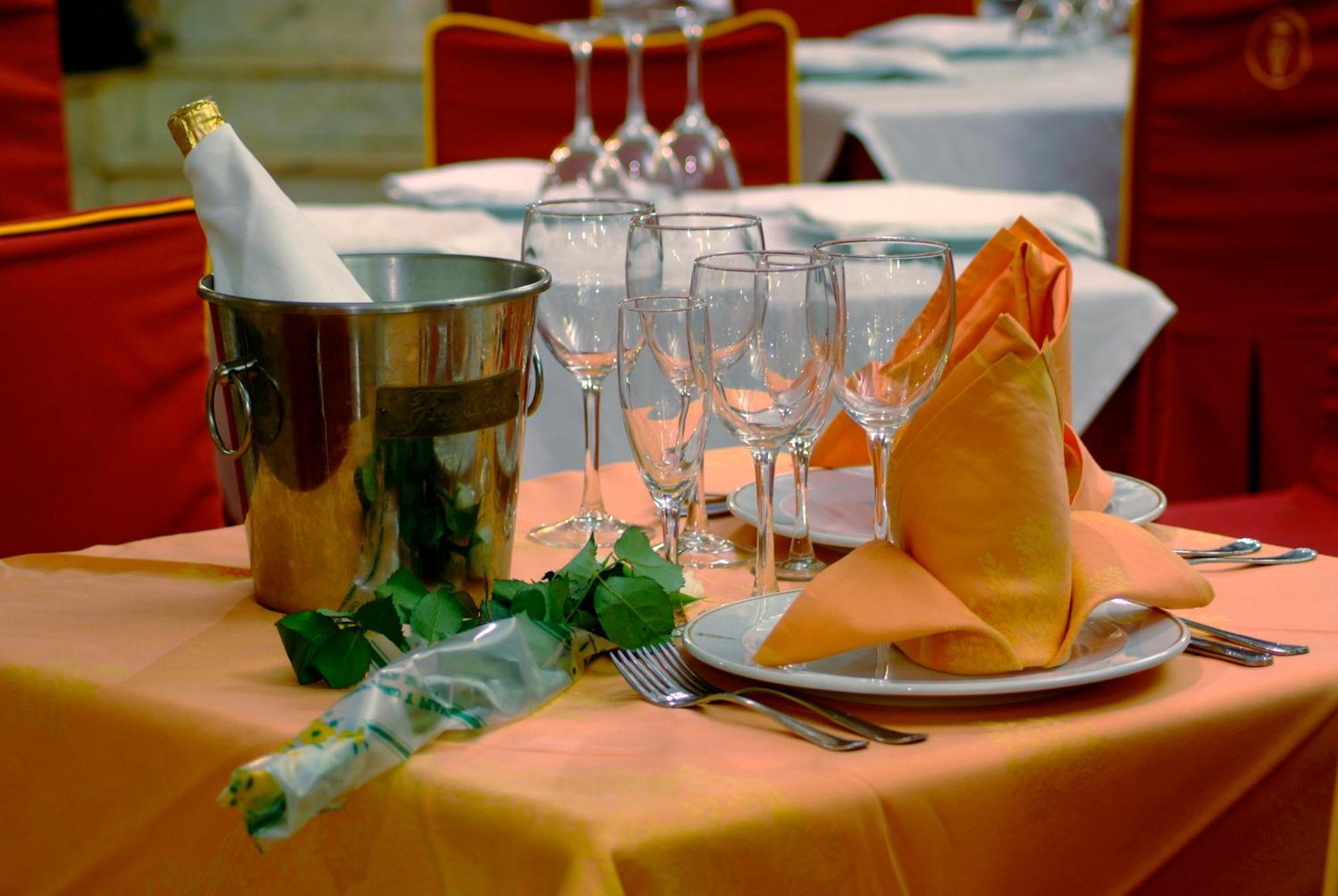 Hotel Reina Victoria Hellín 외부 사진