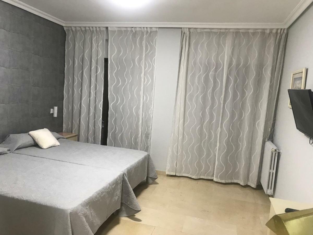 Hotel Reina Victoria Hellín 외부 사진