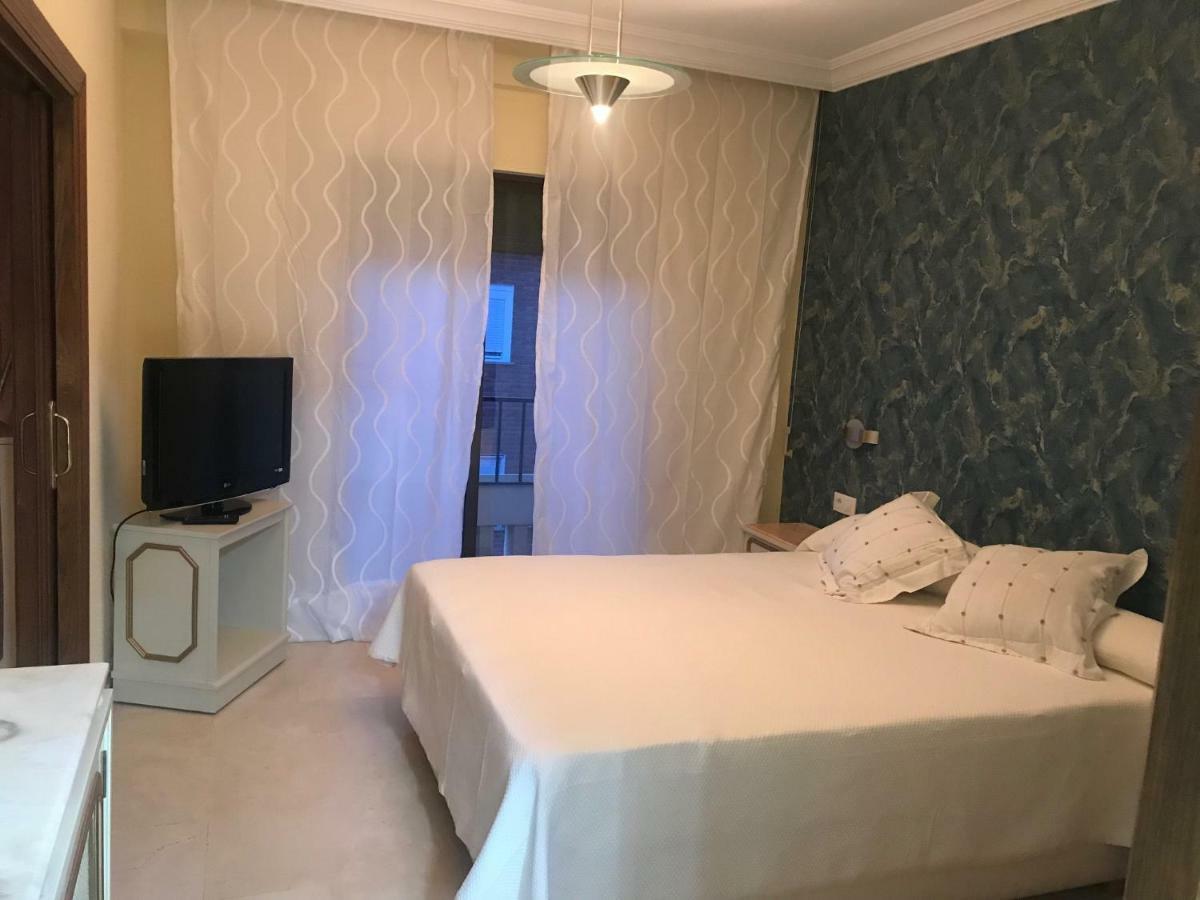 Hotel Reina Victoria Hellín 외부 사진