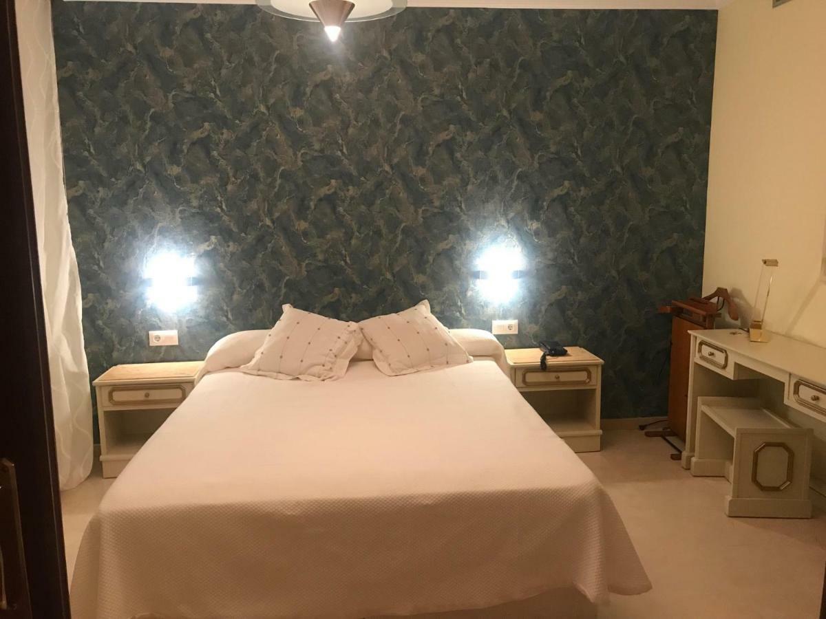 Hotel Reina Victoria Hellín 외부 사진