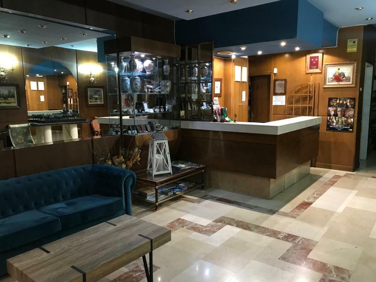 Hotel Reina Victoria Hellín 외부 사진